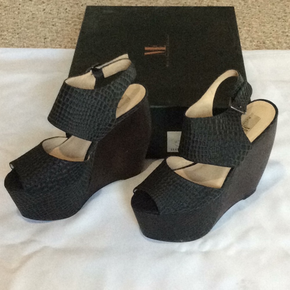 MIA limited Edition  PLATFORM WEDGES NWT